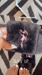 Bernice Burgos feet photo thumbnail