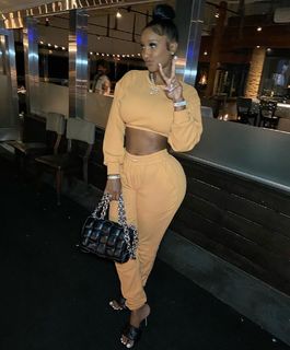 Bernice Burgos feet photo thumbnail