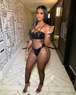 Bernice Burgos feet photo thumbnail