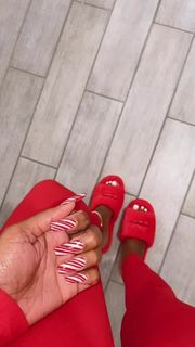 Bernice Burgos feet photo thumbnail
