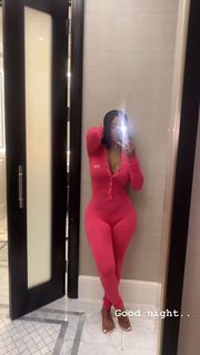 Bernice Burgos feet photo thumbnail