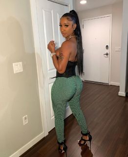 Bernice Burgos feet photo thumbnail