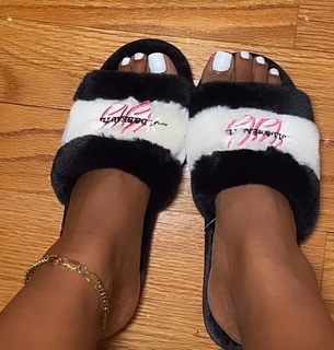 Bernice Burgos feet photo thumbnail