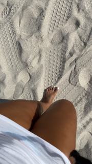 Bernice Burgos feet photo thumbnail