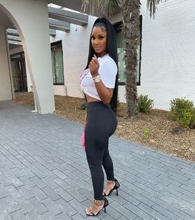 Bernice Burgos feet photo thumbnail