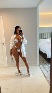 Bernice Burgos feet photo thumbnail