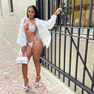 Bernice Burgos feet photo thumbnail
