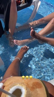 Bernice Burgos feet photo thumbnail