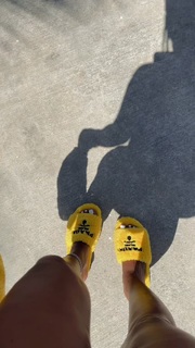 Bernice Burgos feet photo thumbnail