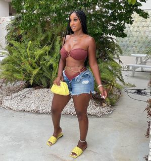 Bernice Burgos feet photo thumbnail