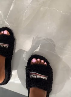 Bernice Burgos feet photo thumbnail