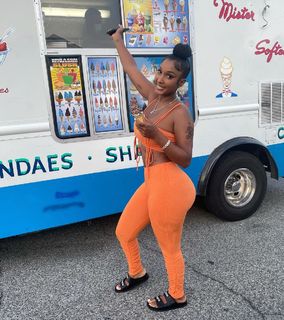 Bernice Burgos feet photo thumbnail