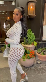 Bernice Burgos feet photo thumbnail