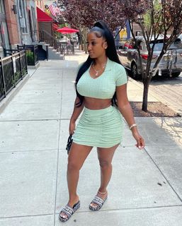 Bernice Burgos feet photo thumbnail