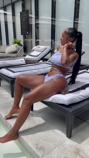 Bernice Burgos feet photo thumbnail