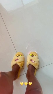 Bernice Burgos feet photo thumbnail