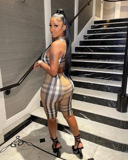 Bernice Burgos feet photo thumbnail