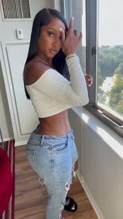 Bernice Burgos feet photo thumbnail