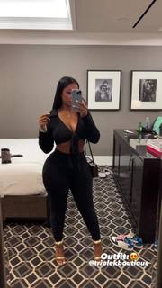 Bernice Burgos feet photo thumbnail