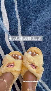 Bernice Burgos feet photo thumbnail