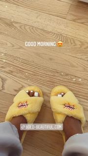 Bernice Burgos feet photo thumbnail
