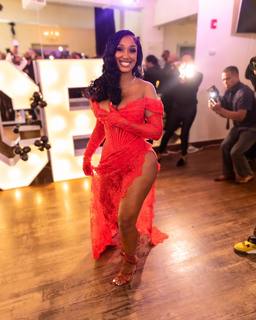 Bernice Burgos feet photo thumbnail