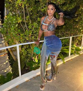 Bernice Burgos feet photo thumbnail