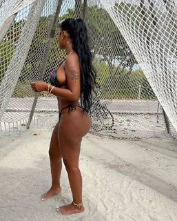 Bernice Burgos feet photo thumbnail