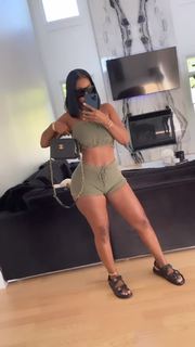 Bernice Burgos feet photo thumbnail