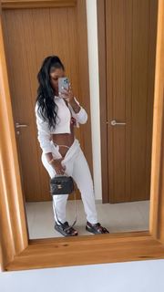 Bernice Burgos feet photo thumbnail