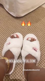 Bernice Burgos feet photo thumbnail