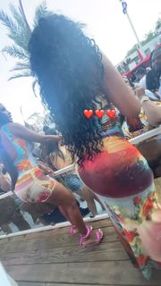 Bernice Burgos feet photo thumbnail