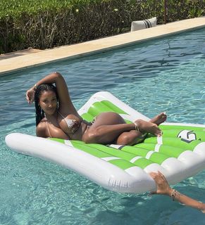 Bernice Burgos feet photo 7