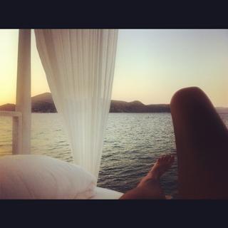 Berrak Tüzünataç feet photo 2
