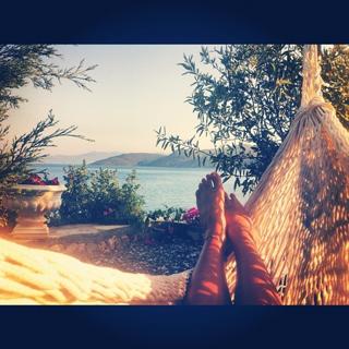 Berrak Tüzünataç feet photo 20