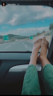 Berrak Tüzünataç feet photo 20
