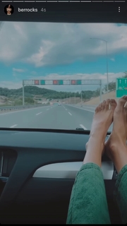 Berrak Tüzünataç feet photo 17