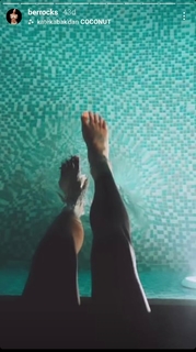 Berrak Tüzünataç feet photo 14