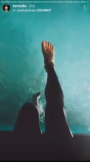 Berrak Tüzünataç feet photo 13