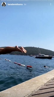 Berrak Tüzünataç feet photo 18