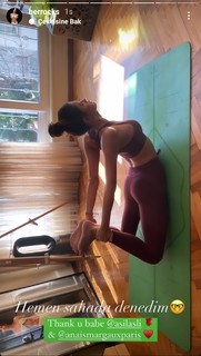 Berrak Tüzünataç feet photo 14