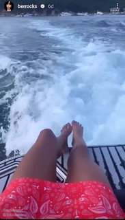 Berrak Tüzünataç feet photo 3