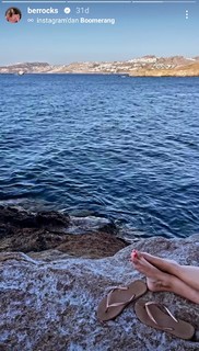 Berrak Tüzünataç feet photo 3
