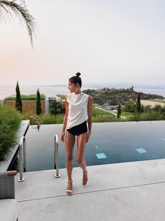 Berrak Tüzünataç feet photo 13