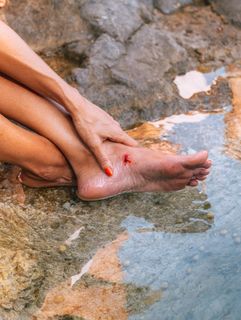 Berrak Tüzünataç feet photo 10