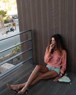Berrak Tüzünataç feet photo 2