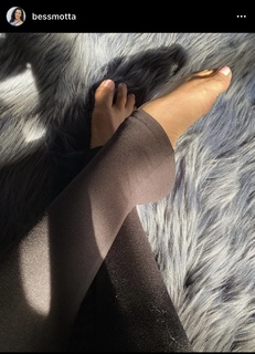 Bess Motta feet photo 3