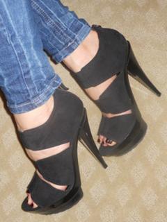 Bess Motta feet photo 5