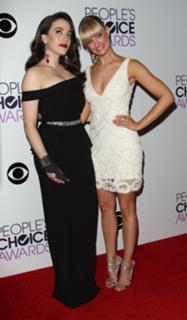 Beth Behrs feet photo thumbnail