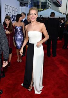 Beth Behrs feet photo thumbnail